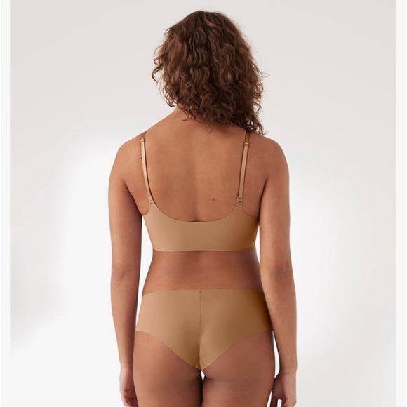 True & Co Women's True Body Triangle Convertible Strap Bra - Picture 3 of 12